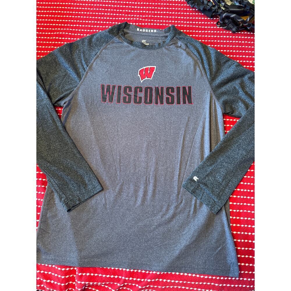 UNIVERSITY OF WISCONSIN BADGERS long sleeve shirt size L LARGE